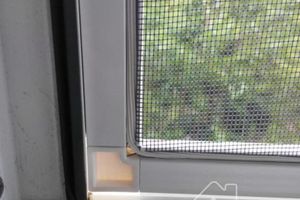 Купить москитные сетки в Киеве на балконные двери и окна