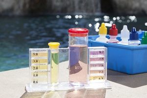 Химия для бассейна: чистая вода все лето!